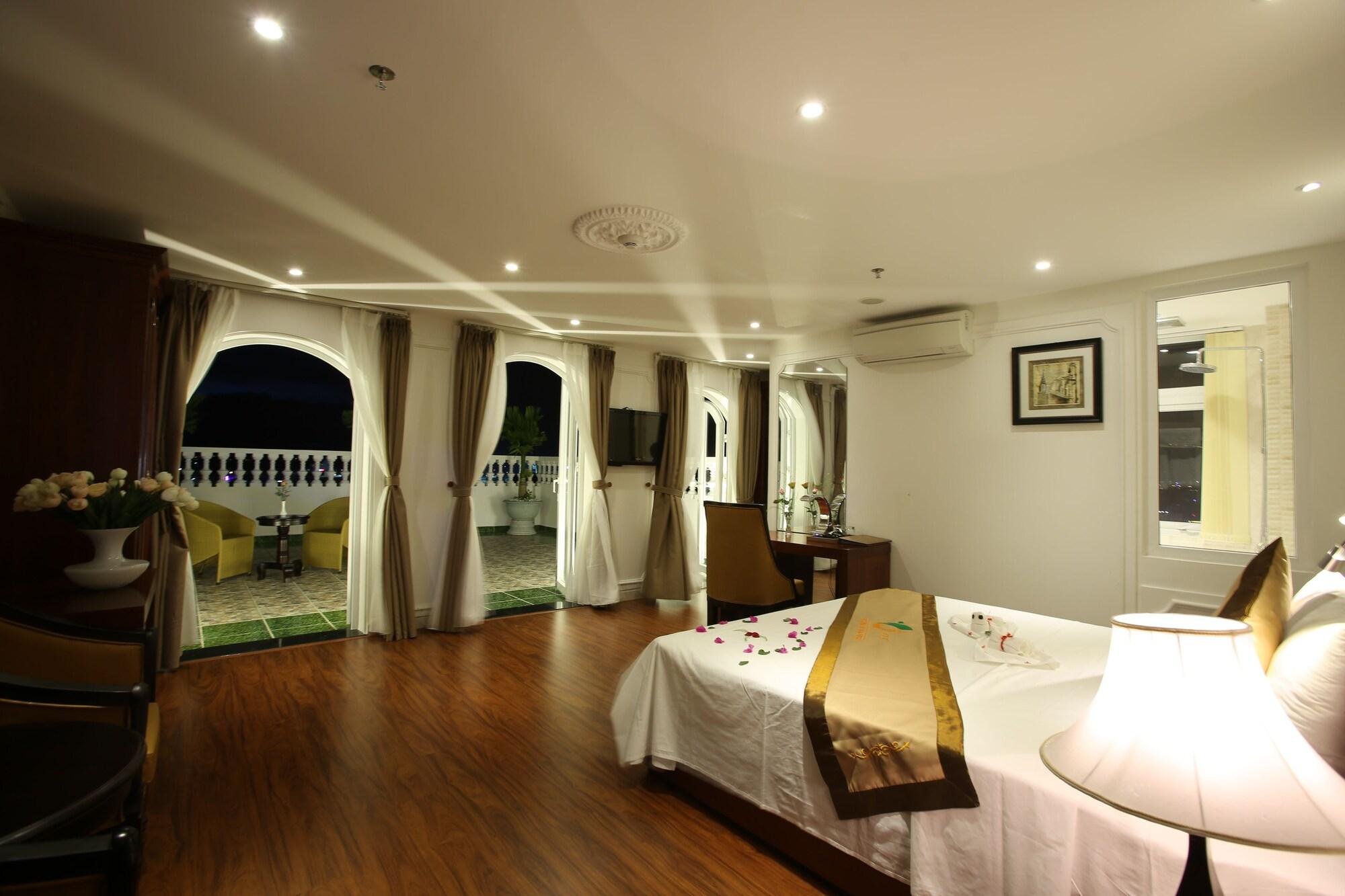 Orange Hotel - City Center Danang, Near Dragon Bridge, Han River Bagian luar foto